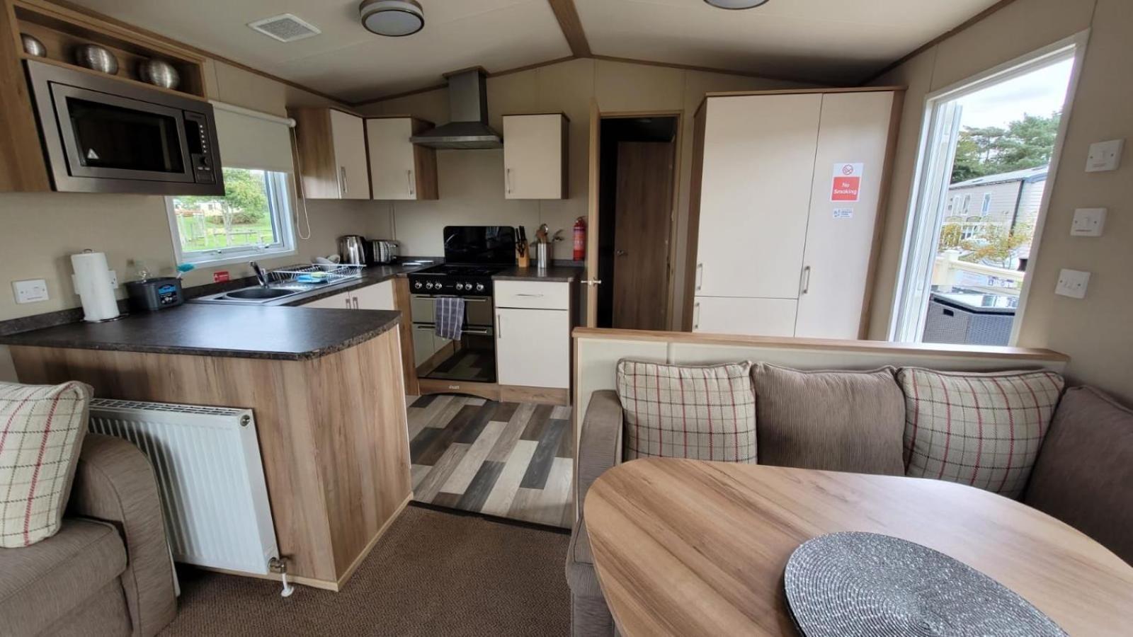 Tattershall Lakes Kingfisher Caravan 8 Berth With Hot Tub & Wifi 外观 照片