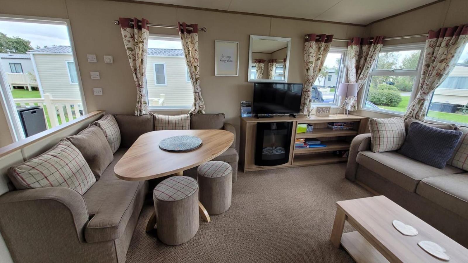 Tattershall Lakes Kingfisher Caravan 8 Berth With Hot Tub & Wifi 外观 照片