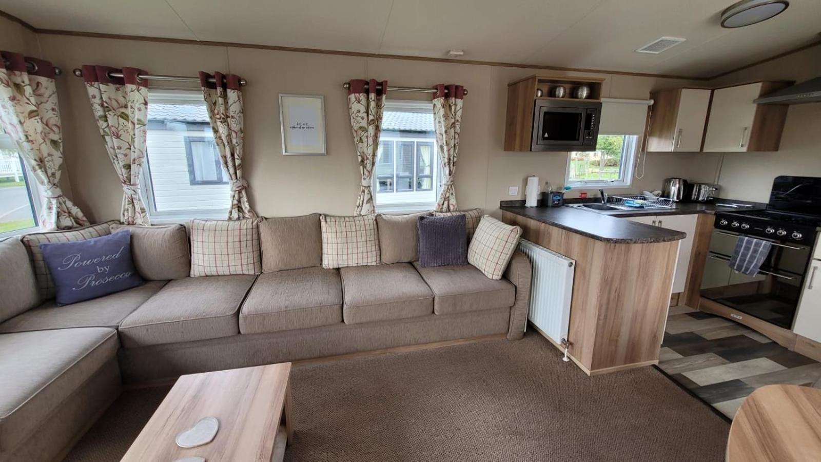 Tattershall Lakes Kingfisher Caravan 8 Berth With Hot Tub & Wifi 外观 照片