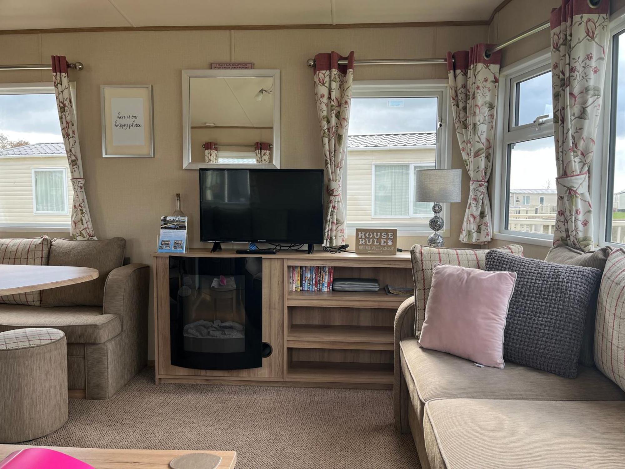 Tattershall Lakes Kingfisher Caravan 8 Berth With Hot Tub & Wifi 外观 照片