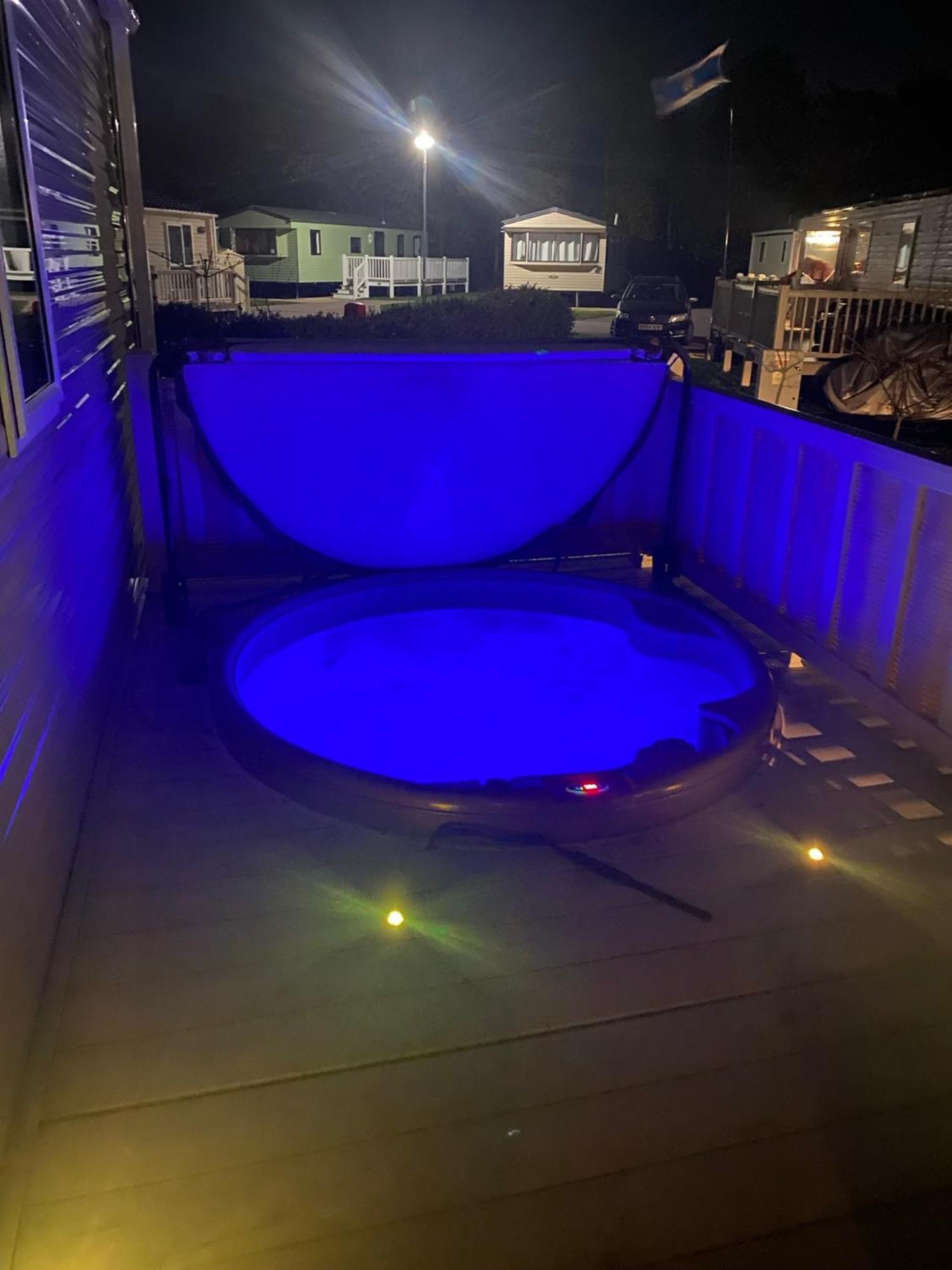Tattershall Lakes Kingfisher Caravan 8 Berth With Hot Tub & Wifi 外观 照片